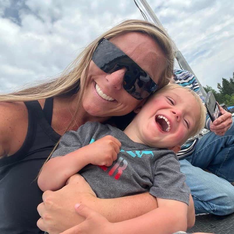 ShredShades's tweet image. This is what it's all about. ☀️🥹 🤘
#ShredShades #sunglasses #eyewear #familyfirst