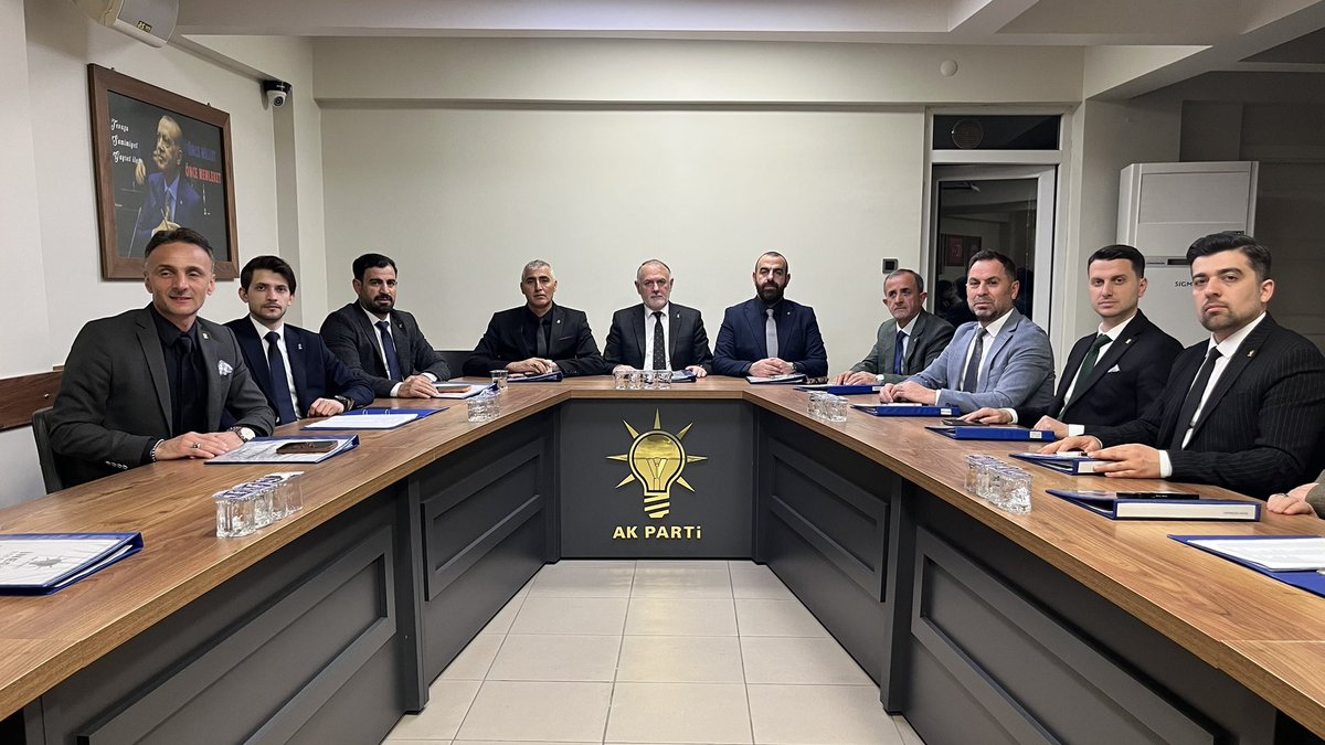 _mustafadurmus_'s tweet photo. Haftalık Olağan Yönetim Kurulu Toplantımızı gerçekleştirdik. 

Hayırlara vesile olsun İnşaAllah.

#AKİnegöl https://t.co/ppcdJ5pU4g