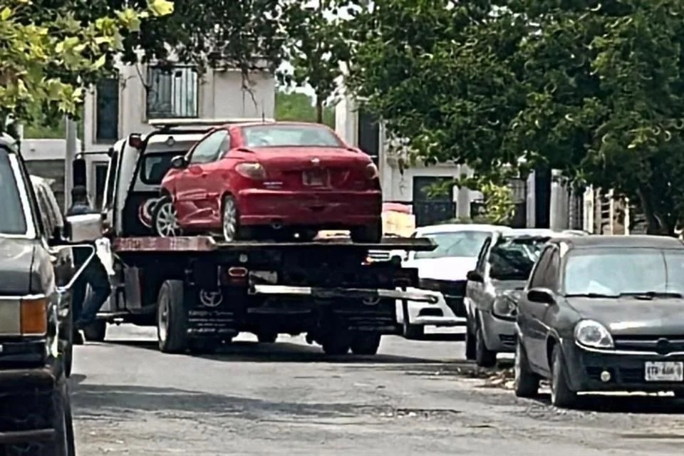 laprensamx's tweet image. #Nacional Detienen a una persona en c4t3o por 3j3cuci0n en San Pedro

Como parte de la investigación por el 4s3sin4to ocurrido el pasado 13 de abril en el sector Arboleda, en San Pedro, esta mañana autoridades de la FGJ llevaron a cabo el c4t3o 
laprensa.mx/notas.asp?id=8…