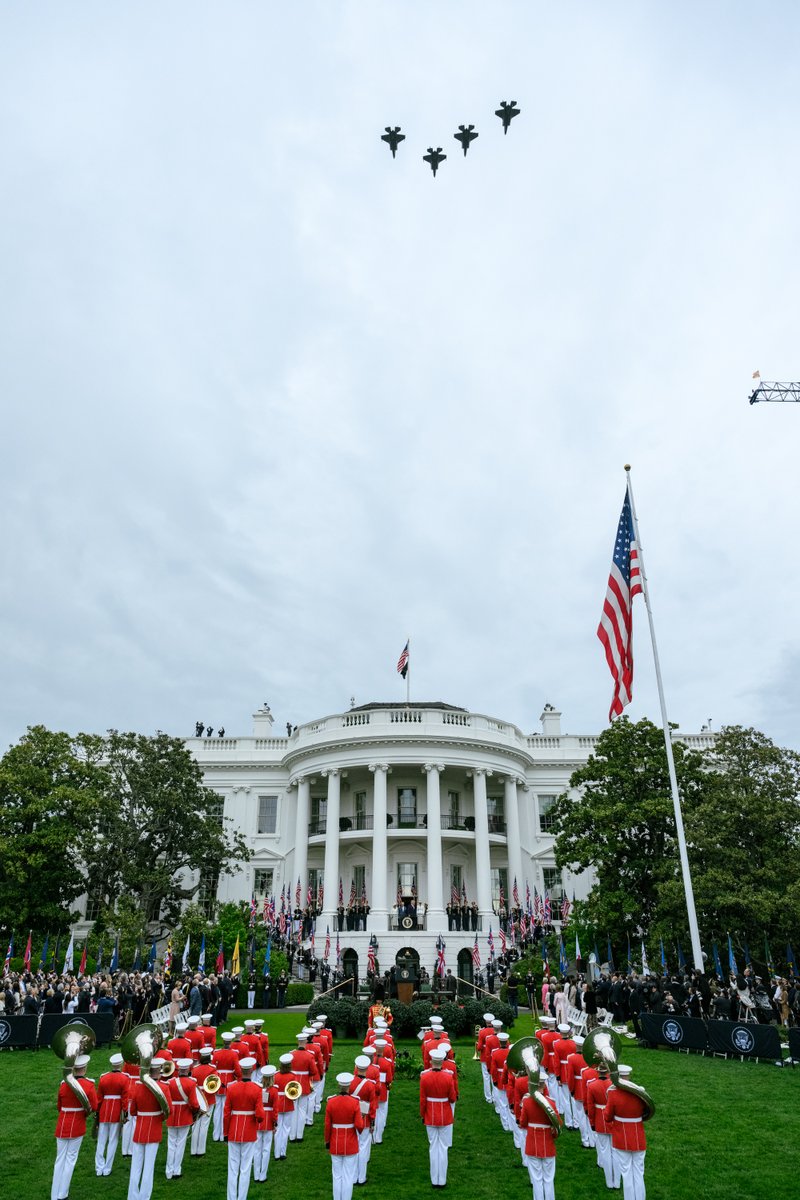 The White House tweet media