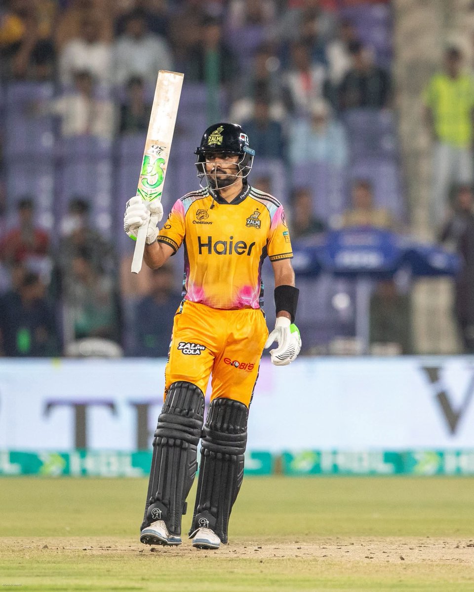 ihsannaseem1's tweet image. Babar Azam at PSL11:

Innings 10
Runs 588 (highest)
Average 84
Strike rate 146.26
Hundreds 2
Fifties 3
#PSL11 #cricketlovers #BabarAzam