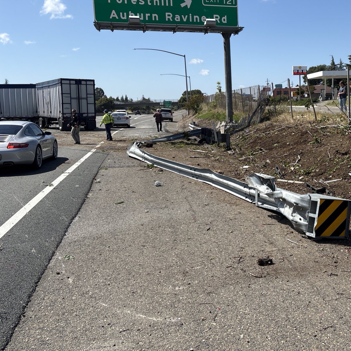 CaltransDist3's tweet photo. #TrafficAlert Left lanes blocked along WB I-80 near Auburn Ravine Rd/Foresthill Rd exit in Auburn. Delays are expected. No ETO. Check #QuickMap for any updates on roadway conditions. https://t.co/xAXNLDByVi