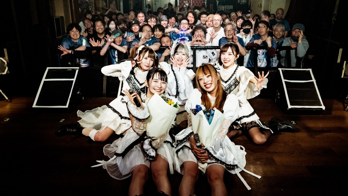 MANACLEofficial's tweet photo. 改めまして、
茉音・ちさと卒業公演-LAST FIVE ARROWS-
渋谷チェルシーホテル  ご来場の皆様、誠にありがとうございます。

二人の今後の人生が実りあることを願って。

ーーーーー
茉音・ちさと考案セットリスト

01OPENING SE
02CEREMONY
03ボクらのイースター
04憂デンティティ
05普遍と不変
06存在欲求

07向日葵
08DANCE IN THE MOONLIGHT
09KAKOU
10BAN your HURT

11　呪縛のEXI
12MAHOROBA
13toACE
14亡霊ボレロ
15深淵のフォーチュン

16アイリス
17旅人
18DRAINING
19STILL WE RISE

EN気づけば愛が溢れていた
