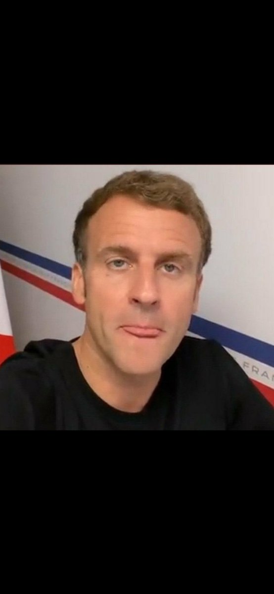 TDW1304's tweet photo. @GossipRoomOff Quand il a vu le baiser dans le scenario https://t.co/X96vodC7r6