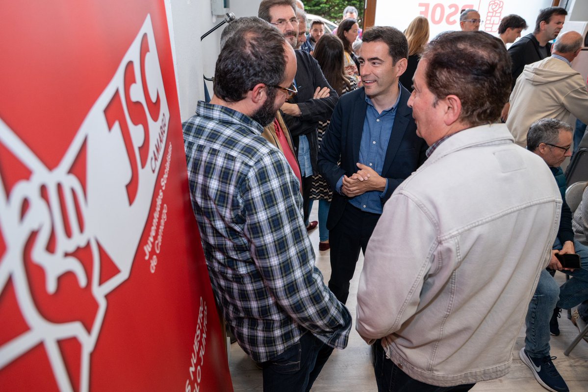 El <a href="/PSOECantabria/">PSOE Cantabria</a> es la única alternativa para que #Cantabria tenga una política de vivienda real, con medidas concretas para que la juventud y las familias puedan vivir en sus pueblos y ciudades a precio asequible.

Asamblea comarcal con compañeros y compañeras del <a href="/PSOE/">PSOE</a>❤️🌹