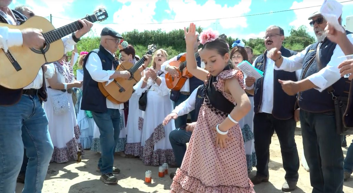 𝐠𝐫𝐮𝐩𝐨𝐜𝐨𝐦𝐮𝐧𝐢𝐜𝐚𝐭𝐯 tweet media