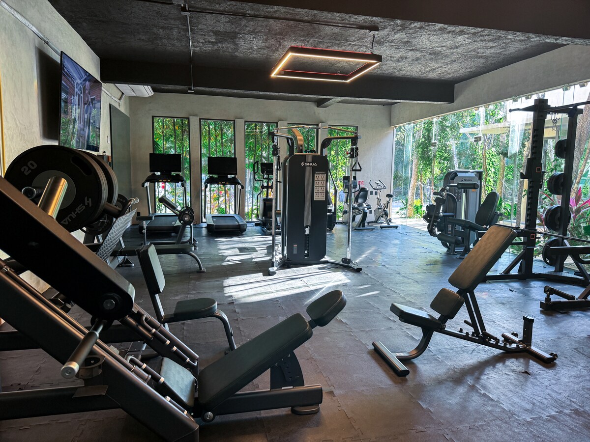 proeger's tweet image. Your next office: 200 Mbps fiber WiFi, private pool, jungle rooftop, coworking space + chef's kitchen. Trade the cubicle for cenotes. 🌴💻

junglevibetulum.com

#DigitalNomad #Tulum #RemoteWork