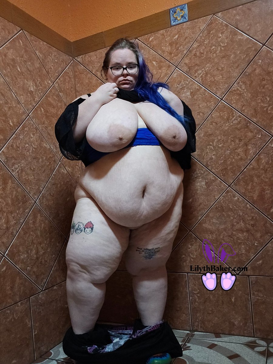 Lily 😜💋 nerdy BBW no ppv tweet media