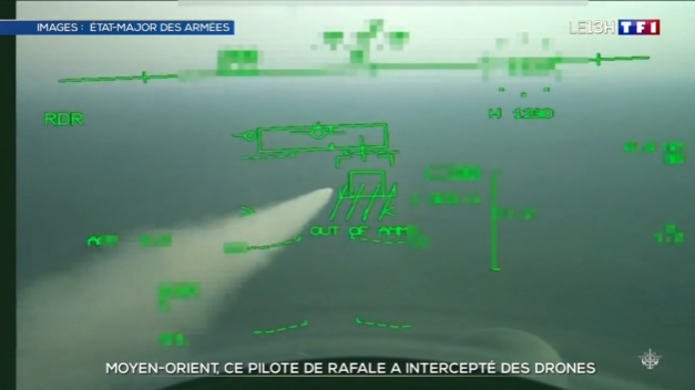 Tom_Antonov's tweet image. Images of French air force Rafale jet fighter deployed in the Middle East destroying Iranian Shahed drones with MICA missiles over the Persian Gulf as part of defense agreements between #France and #UAE/#Qatar.
via @TF1Info