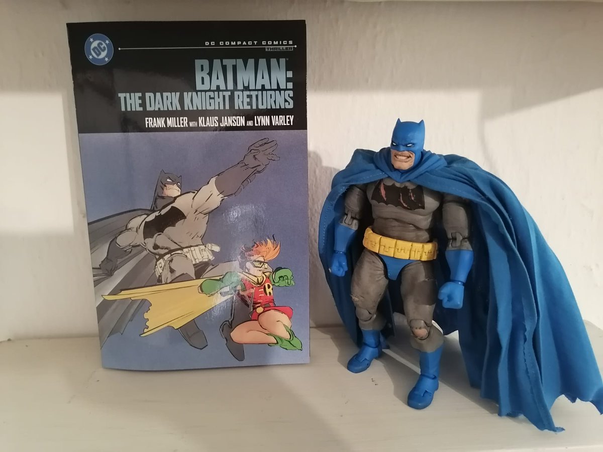 Nat3Riv3r1's tweet image. De mis comics favoritos de batman, junto a la primera figura MAFEX que he comprado. Combo perfecto.
#comics
#ComicbookArt