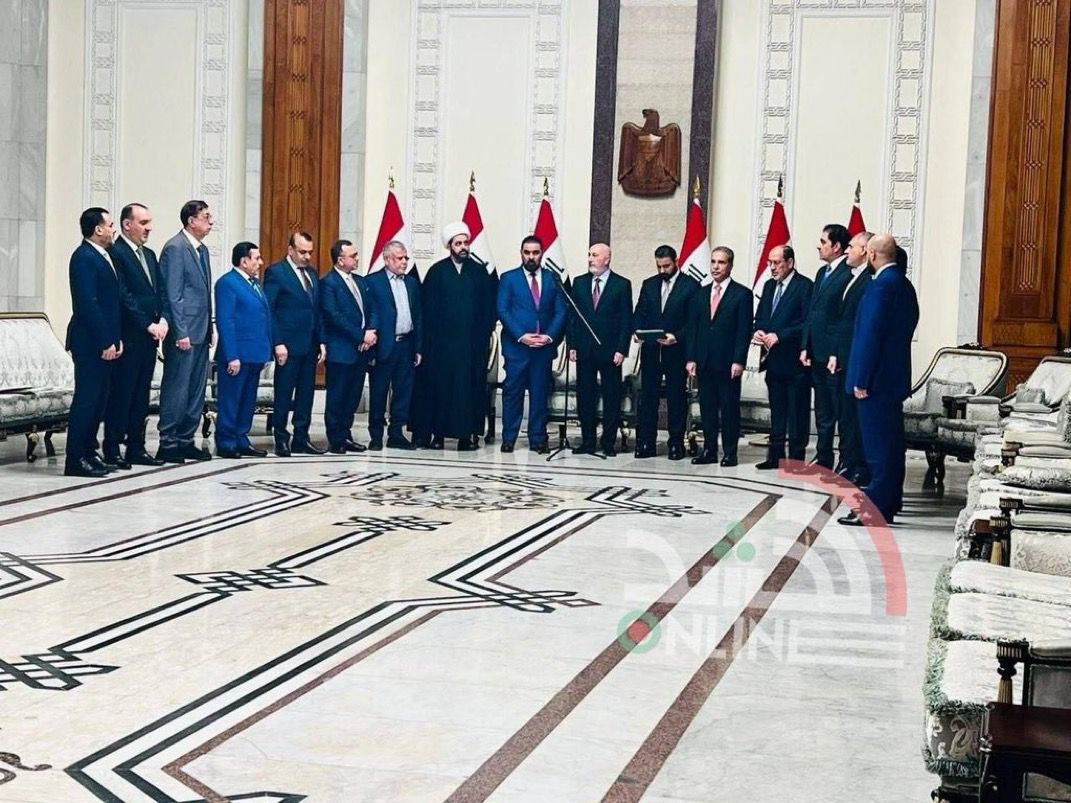 arhmn8124's tweet image. شوفوا كدامكم 👇👇👇

هاي الصورة احفظها يمي للزمن بموافقة كل قادة الإطار التنسيقي تمت المباركة  ل #الزيدي 

خاف يجي واحد يگول فلان كان 
 ما راضي على ترشيحة وهذا مرشح الجهة الفلانية 
لحد يعصب فشل الزيدي في رأس احد  الكل يتحمل المسؤولية