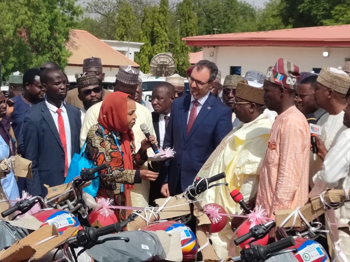 UNICEF_Nigeria's tweet photo. UNICEF Rep @SaeedWafaa, @WHONigeria &amp; @UNDPNigeria deepen engagement with Kebbi State Governor @NasiridrisKG to drive coordinated action on polio eradication and advance peace and security priorities.
Motorbikes were provided to strengthen supervision &amp; health services. https://t.co/a0BCFyWDW2