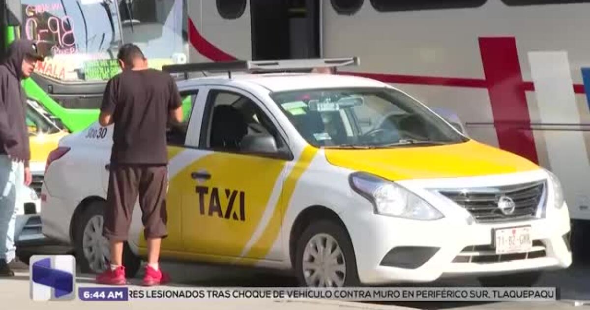 AmaneciendoMx's tweet image. Así opera el reclutamiento del crimen organizado a jóvenes en Jalisco

El crimen organizado contacta a adolescentes mediante redes sociales y WhatsApp con falsas ofertas laborales de hasta 20 mil pesos. Taxistas de…

amaneciendo.com.mx/asi-opera-el-r…

#opera #reclutamiento #crimen