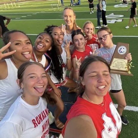 RiversRylie2026's tweet photo. Area Team Runner Up &amp; Area Champ 800m. #regionalweek #800m #1600m #3200m @Ponder_Track https://t.co/1ZqJDKGeRd