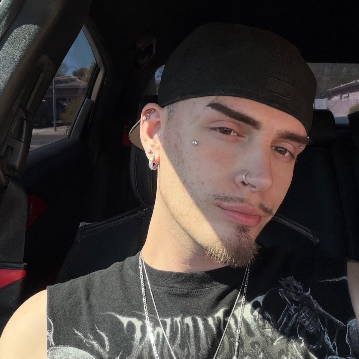 Ethan James ✮ tweet media