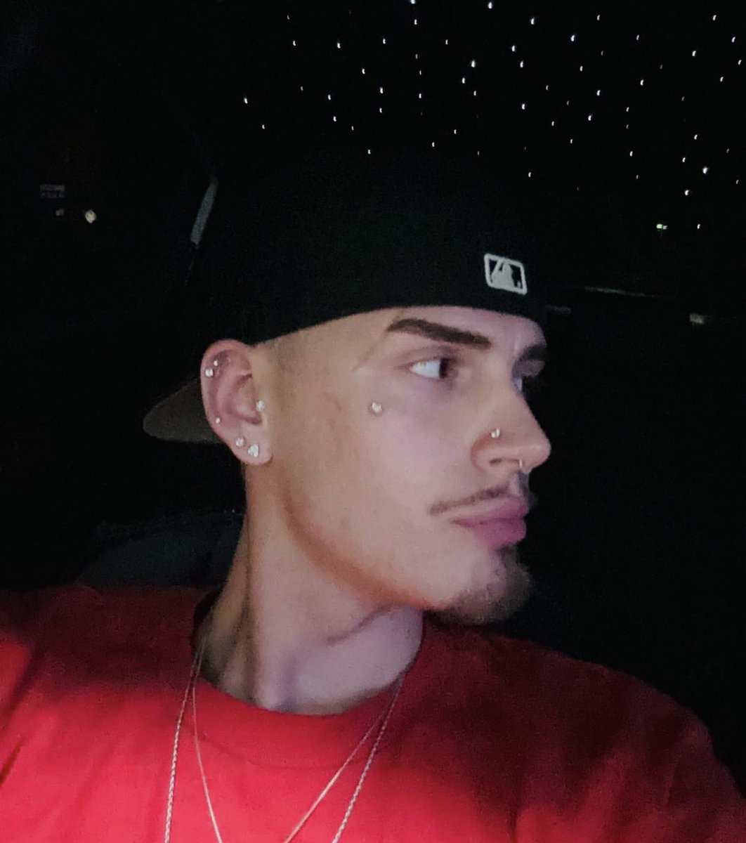 Ethan James ✮ tweet media