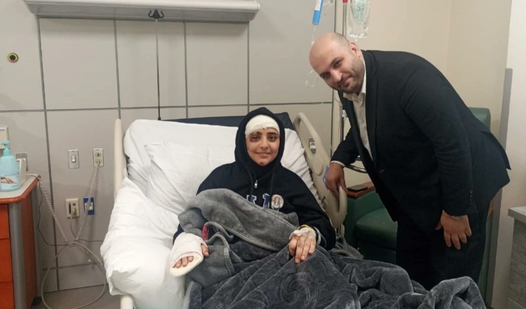 ⚫ وزير الصحة يزور المصوّرة الصحافية زينب فرج

اطمأن الوزير ناصر الدين إلى صحة الزميلة، زينب فرج، مبدياً ارتياحه إلى كونها سلكت طريق التعافي.

📑 لقراءة الخبر  كاملاً إضغط على الرابط  👇🏻

al-akhbar.com/news/lebanon/8…