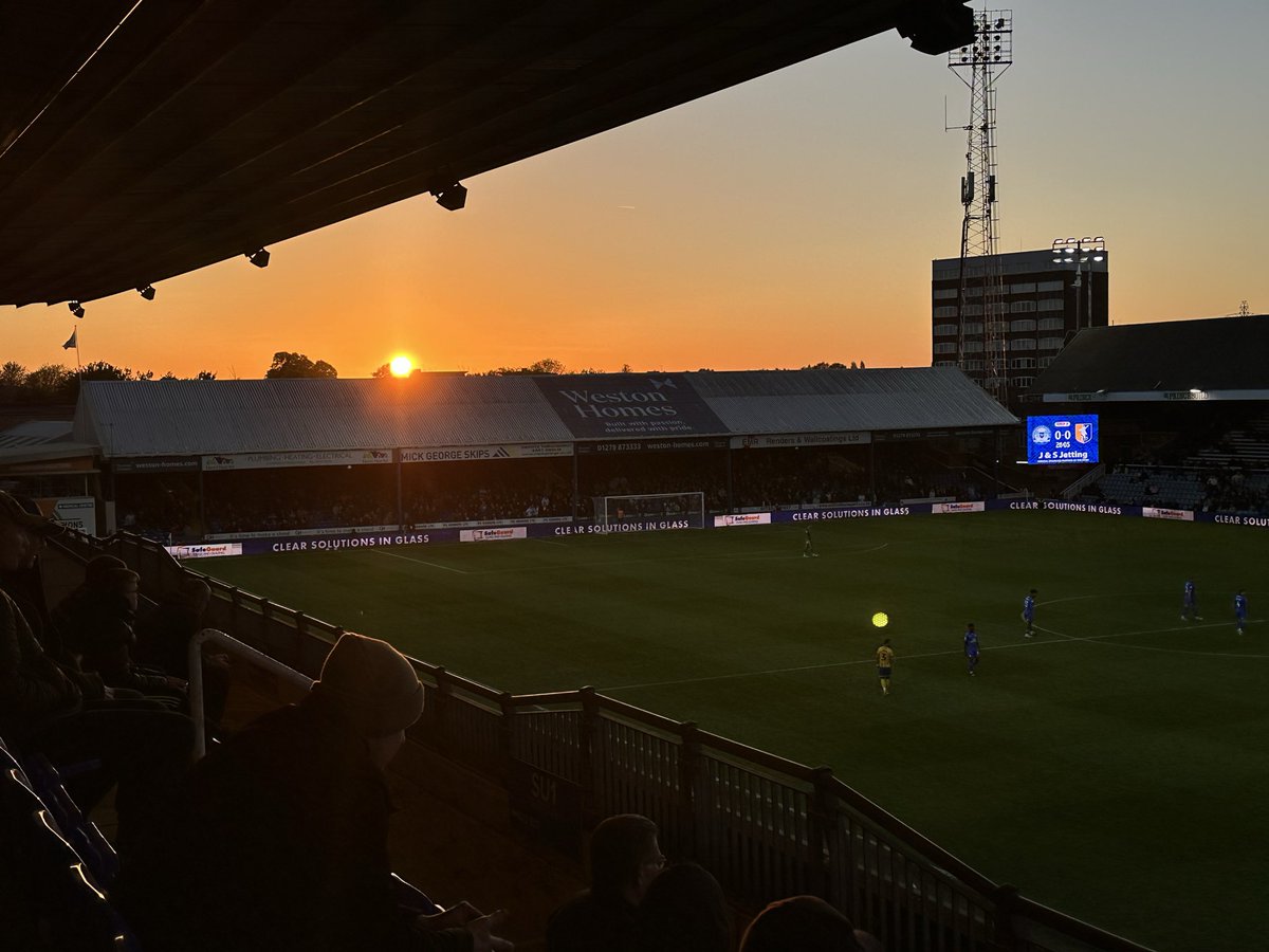Poshwefeel's tweet photo. Sunsets over LRE 💙

@theposh @BBCCambsSport #PUFC https://t.co/CaBjMNRgep