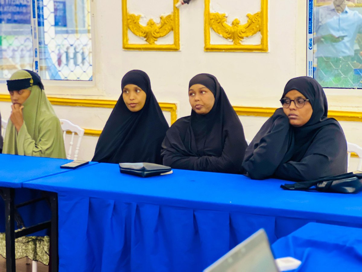 Amb_Husseini's tweet photo. Ministry of Commerce’s ongoing Capacity Building Program continues with the launch of a Digital Transformation Training, covering key areas including Cybersecurity,Data Protection,Cloud Computing,and IT Project Management. The session focused on Cybersecurity.

@UNIDOSomalia https://t.co/8Tc3H0n268