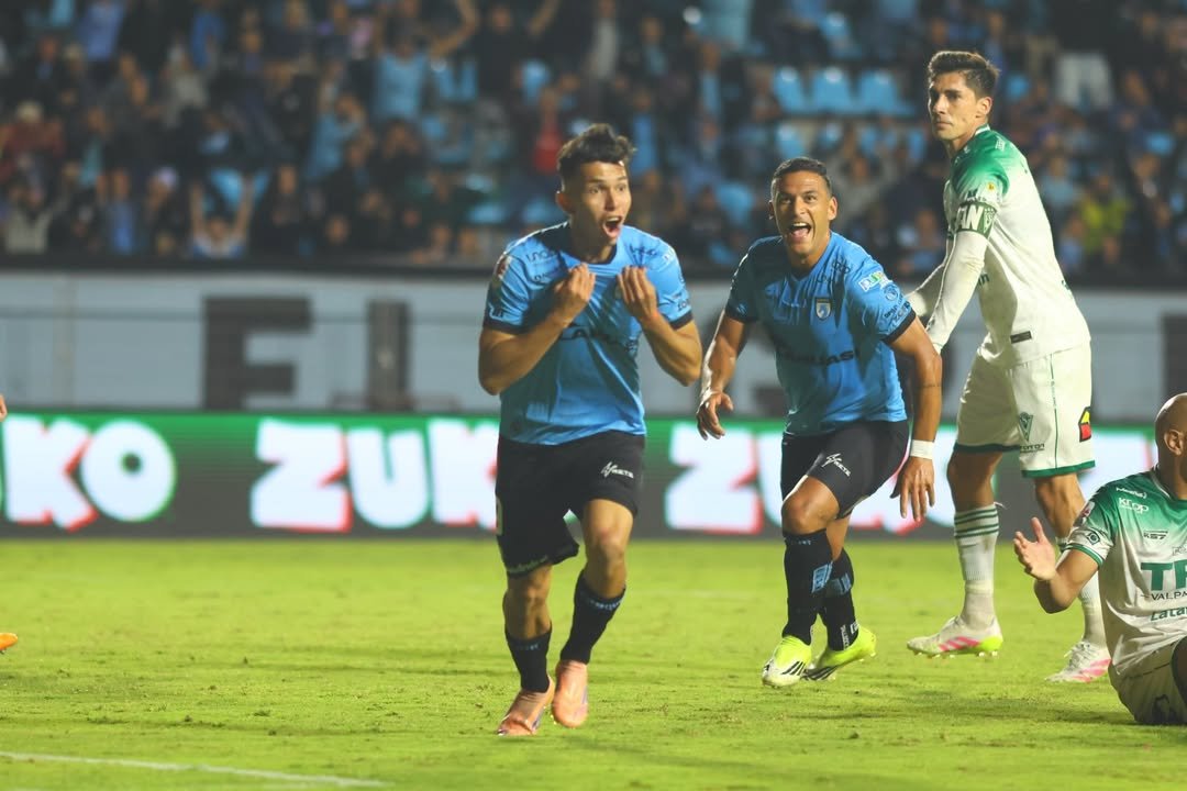 #Ascenso2026 
Deportes Iquique lo dio vuelta ante Santiago Wanderers

somoscelestes.cl/corazon-de-dra…

FOTOS: <a href="/fabiancejas/">Fabián Cejas</a> <a href="/primerabdechile/">PrimeraBChile</a>
