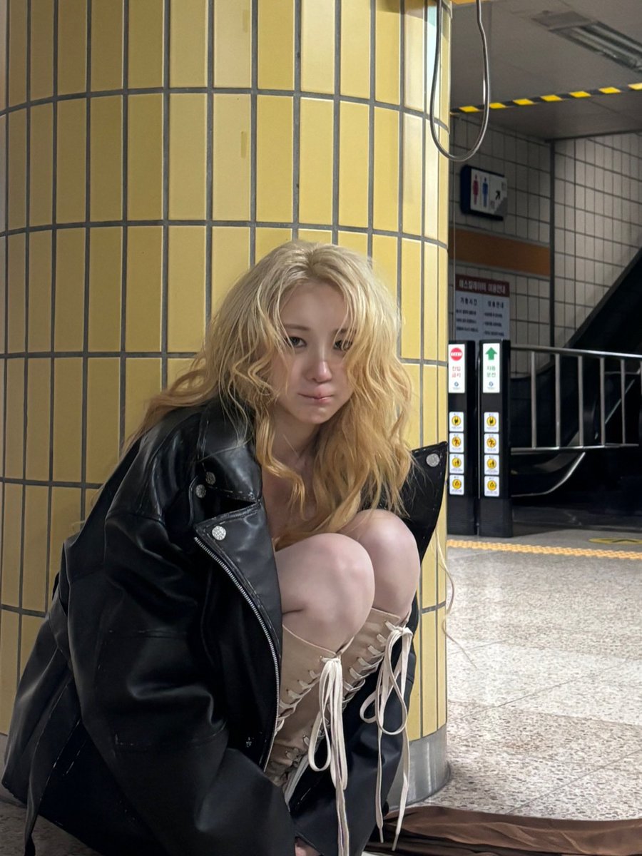 AllAboutLCY's tweet image. Lee Chaeyeon @/chaestival_ IG Post (4/5)

🔗 instagram.com/p/DXrV7JwgTrM/

“이제 시작🙊
[Till I Die] is out. hope you‘ll love it!”

🎵 LEE CHAEYEON - No Tears On The Dancefloor

#이채연 #채연 #LEECHAEYEON #CHAEYEON @official_LCY @cc_chaeyeon2