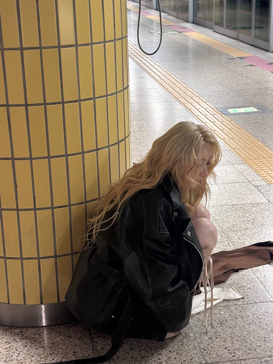 AllAboutLCY's tweet image. Lee Chaeyeon @/chaestival_ IG Post (4/5)

🔗 instagram.com/p/DXrV7JwgTrM/

“이제 시작🙊
[Till I Die] is out. hope you‘ll love it!”

🎵 LEE CHAEYEON - No Tears On The Dancefloor

#이채연 #채연 #LEECHAEYEON #CHAEYEON @official_LCY @cc_chaeyeon2