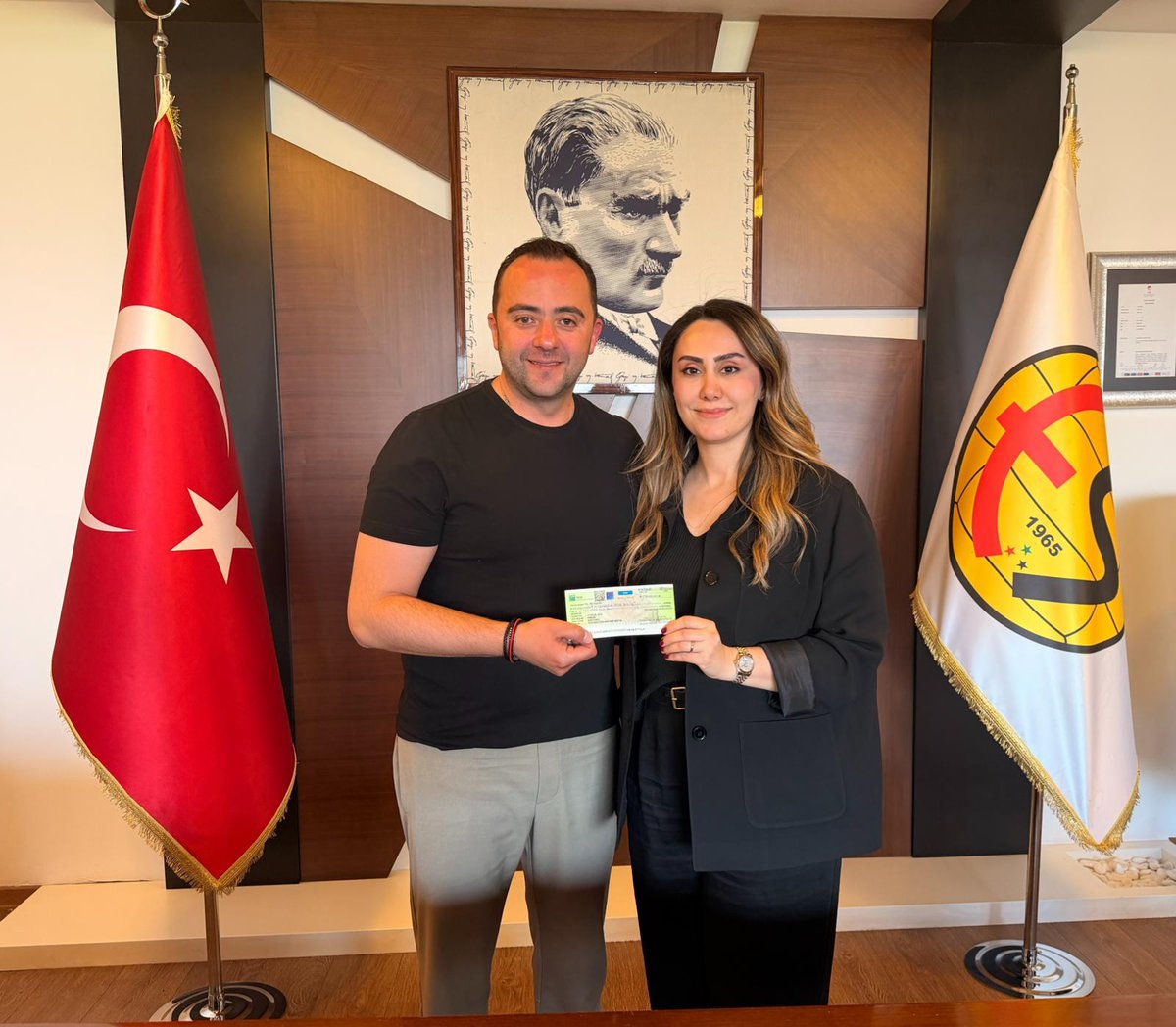 Sonerinmsni's tweet photo. İlk değil ve son olmayacak. Elinden geleni her zaman yapıyor. 
EHA adına da teşekkür ederiz. 

Tepebaşı Meclis Üyesi ve İş İnsanı Ezgi Doğan Turan Ailesi ve EHA adına Eskişehirspor prim kampanyasına 226 bin TL destek verdi...

@GulerEzgiDogan https://t.co/3SFrDef6XW