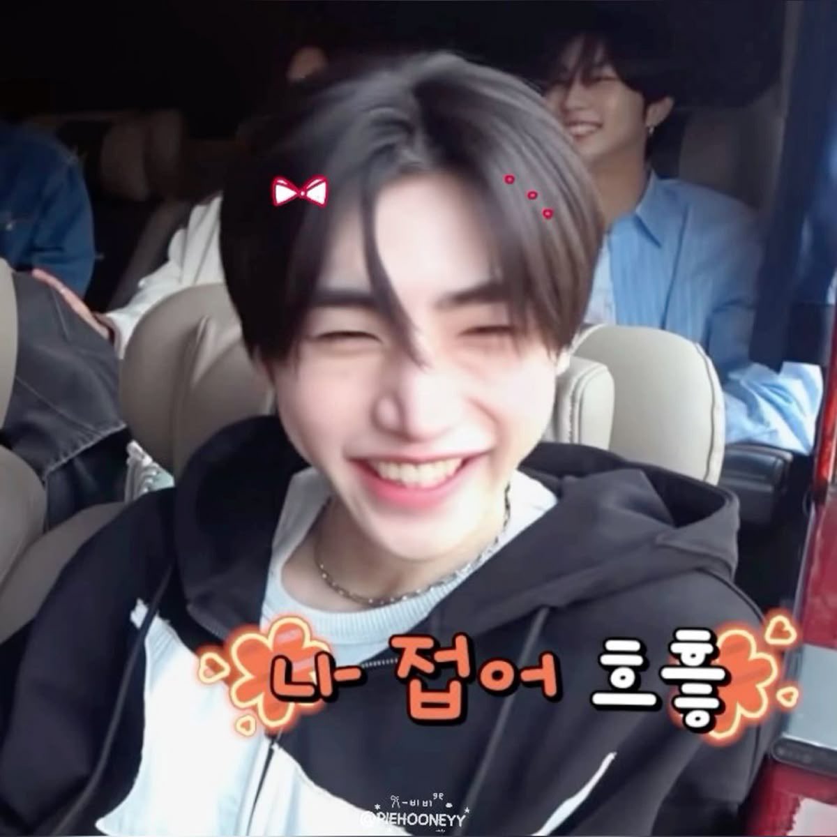 Soh .⋆♱ OT7 tweet media