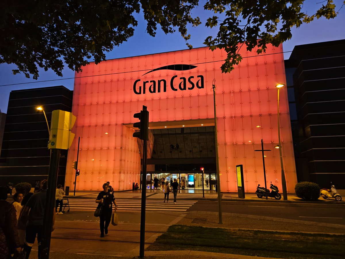 FQAragon's tweet photo. 💚🧡 Aragón se ilumina por el Día Nacional de la Fibrosis Quística

🏛️ Aljafería, Parque Grande y GranCasa
🏛️ Pancarta en Teruel
🚌 +150 carteles en buses
📺 Mupis digitales el 22/04
También en medios como Aragón Digital
🙏 Gracias a todos por visibilizar la FQ
#DíaNacionalFQ https://t.co/E0X7fRINyk