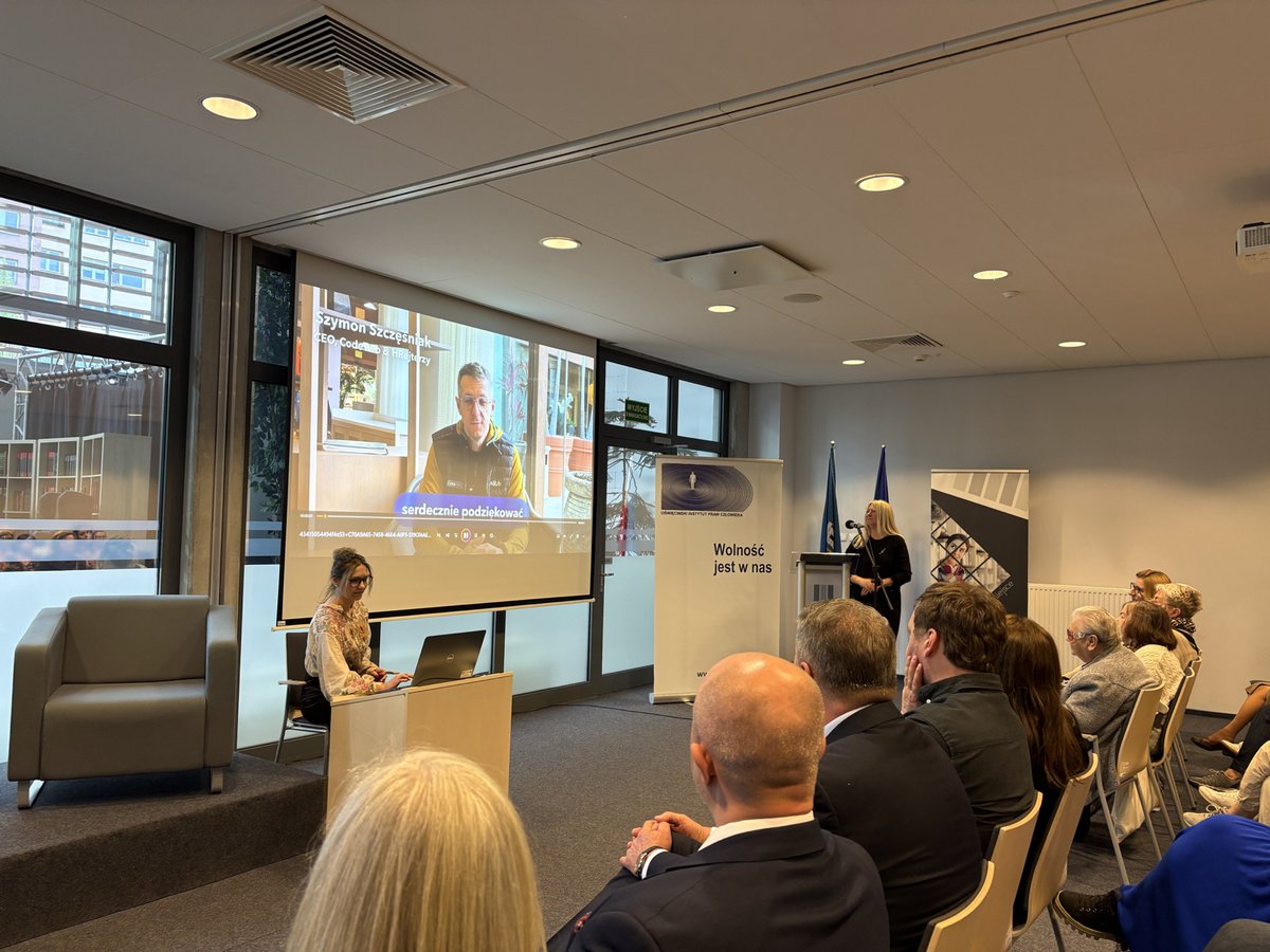 CodeTwoSoftware's tweet photo. CodeTwo CEO, Simon Szczesniak, receives the Non-Indifference Award for driving CSR initiatives and promoting social responsibility nation-wide.
We are truly honored and humbled by this award.
https://t.co/fekBIENSfL https://t.co/55gJ3Vo7YP