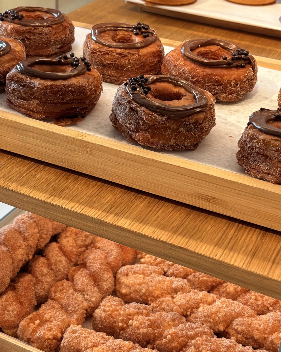 ParisBaguetteUS's tweet image. A little treat? Don’t mind if I do 🤎✨

#parisbaguette #pastries #cafe