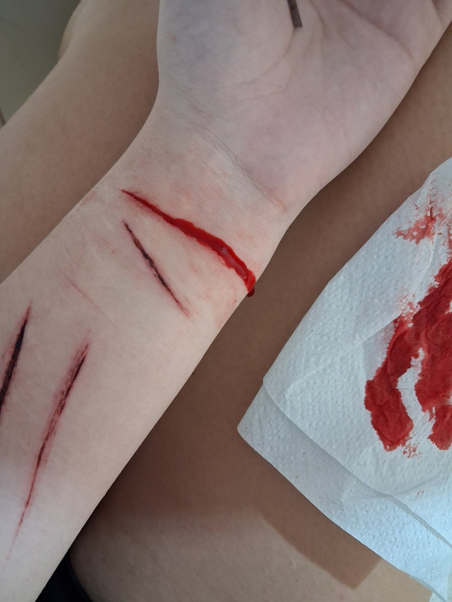 (҂°ロ°) 🖤 tweet media