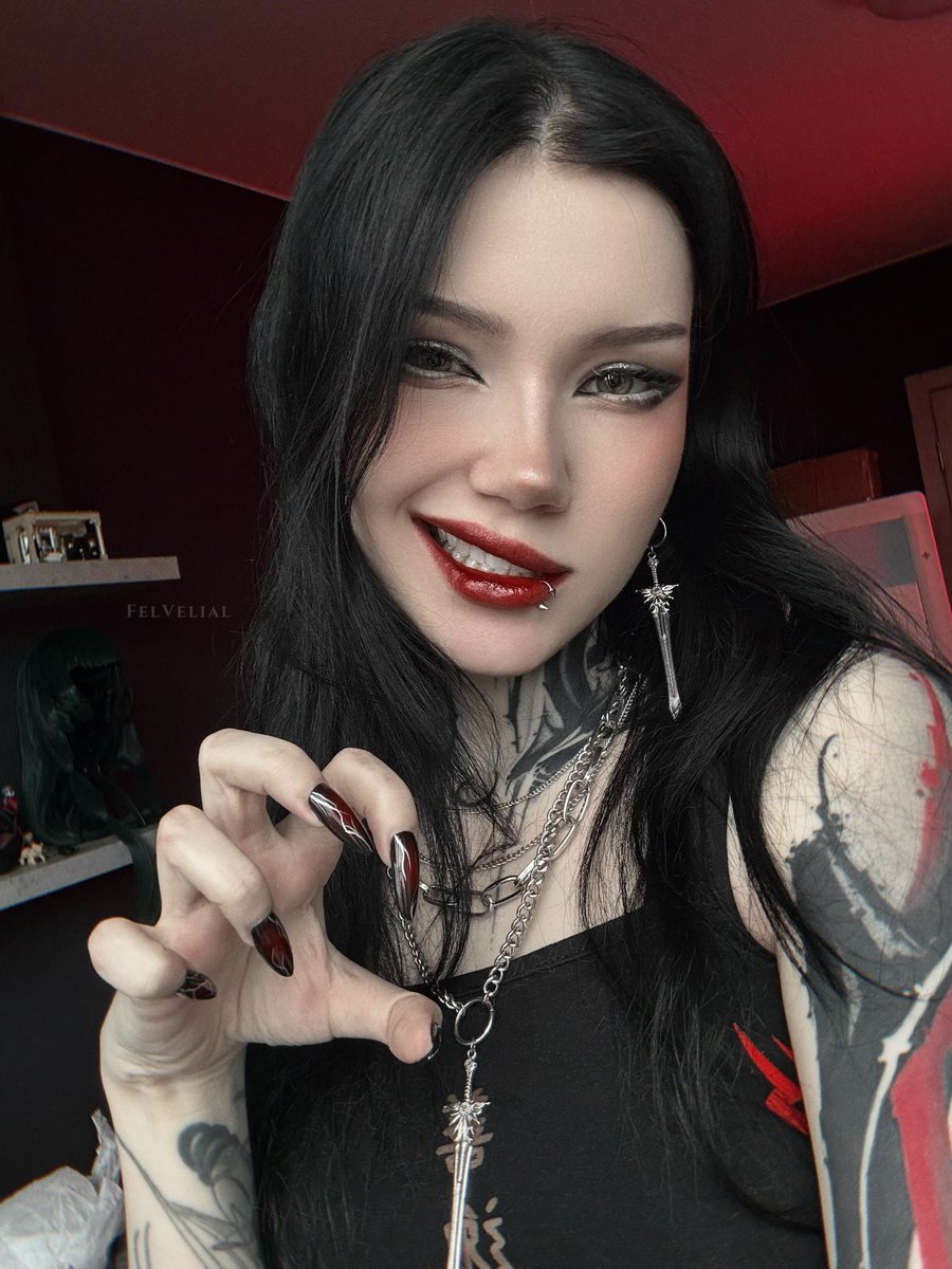 felVELIAL's tweet photo. rawr… i bite :3 https://t.co/79VW8peZJg