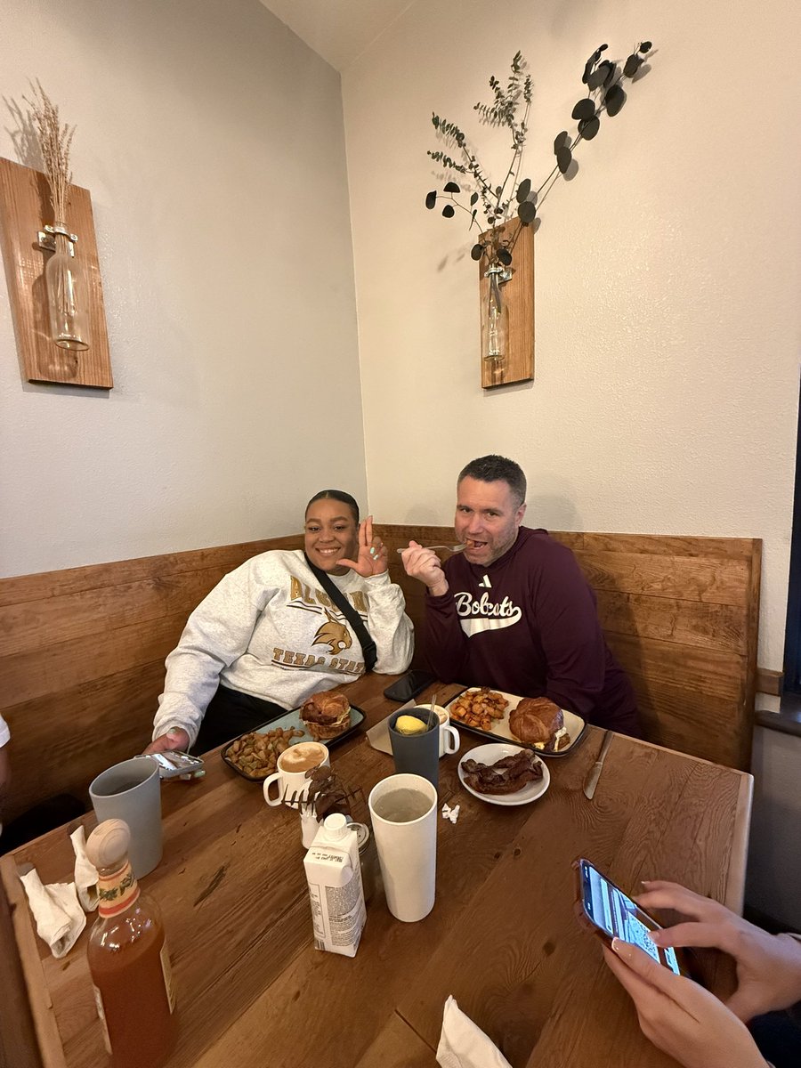 TexasStateVball's tweet photo. Last “practice” looked a little different — Coach Sean came through with breakfast at @texasbandbhouse !! 🥞 🍳 🧇 

#EatEmUp https://t.co/PNEkOOVRBW