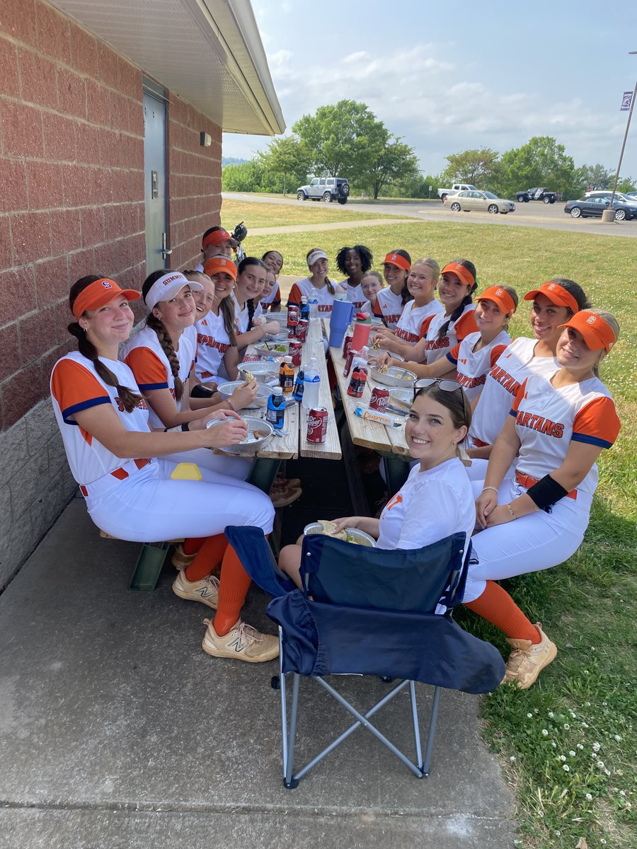 Summit Softball tweet media
