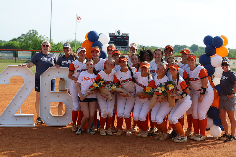 Summit Softball tweet media
