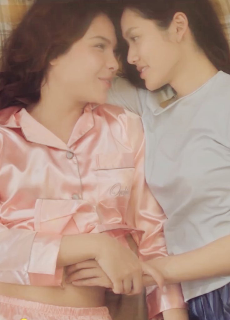 justlivehappy's tweet photo. Why do I have the impression that this is the real LMSY and not Klao Si, they have such a great aura and reality🥹🥹🥹🤏🏻

#ลูกหมีซอนญ่า #LMSY 
#คุณแฟนบ้านนอก #HometownRomance https://t.co/k1d1UPYiSQ