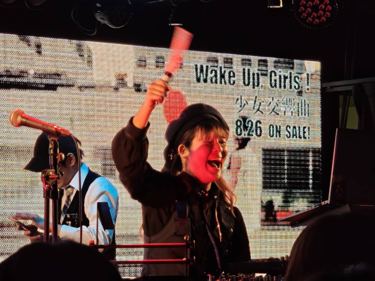 RAJ_luu3's tweet image. 初 #ぼくまた 、初DJありがとうございました！！
めっちゃ楽しかったし、全員凄すぎて勉強になりまくりました！
観てくださった方、ジュース下さった方々大感謝です！🍹
パルム師匠DJ教えて下さり本当にありがとうございました！これからも頑張ります🔥