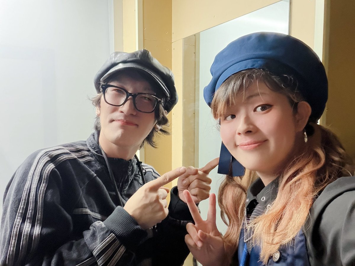 RAJ_luu3's tweet image. 初 #ぼくまた 、初DJありがとうございました！！
めっちゃ楽しかったし、全員凄すぎて勉強になりまくりました！
観てくださった方、ジュース下さった方々大感謝です！🍹
パルム師匠DJ教えて下さり本当にありがとうございました！これからも頑張ります🔥