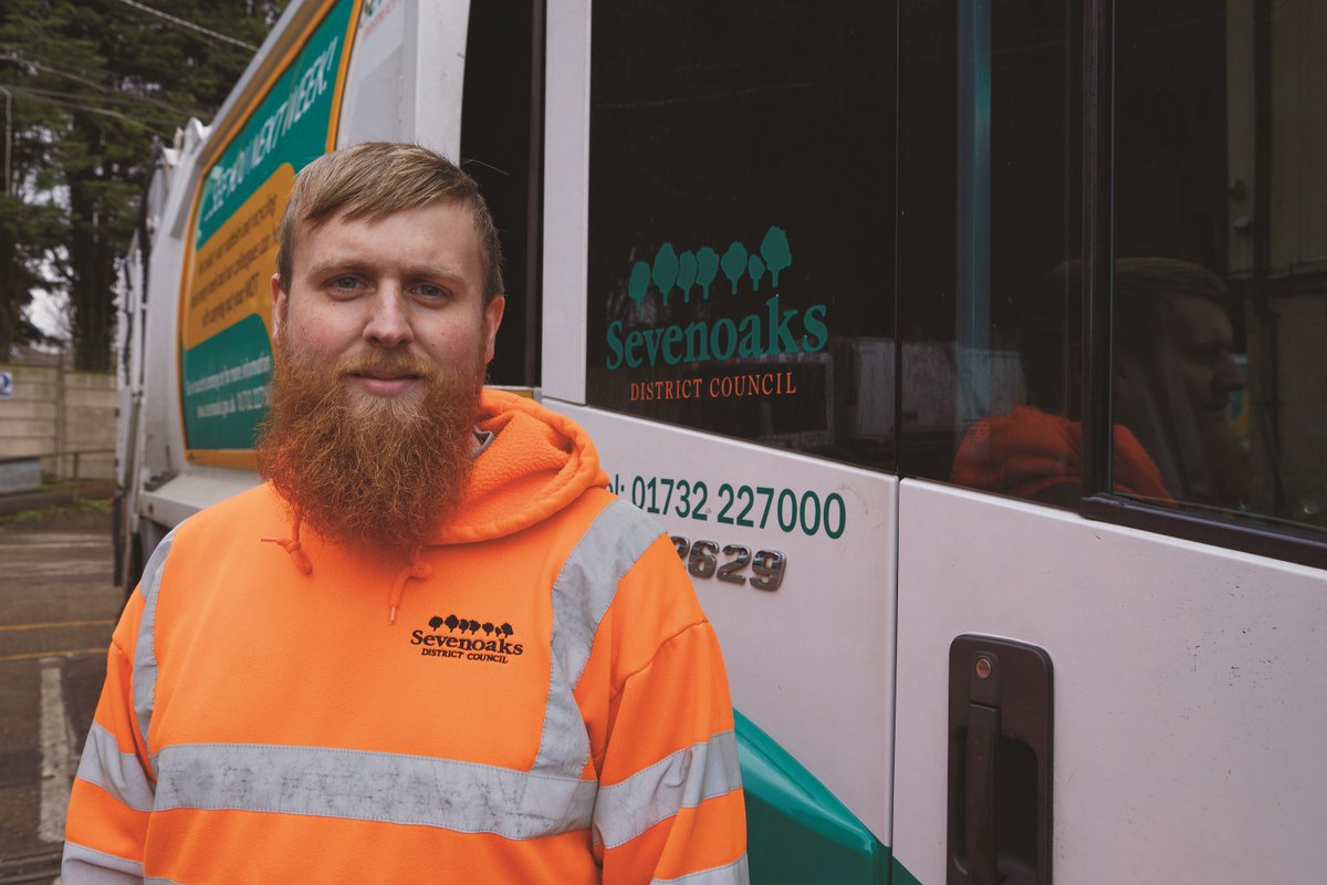 SDC_newsdesk's tweet photo. Don’t forget, there will be changes to your waste collections, including your new food waste collections. There will be no pickups on Monday 4 May and all collections will be a day later until Saturday 9 May. Please place your sacks outside at 7am.
https://t.co/FVEO8gYMwW https://t.co/L9m1ScidsG