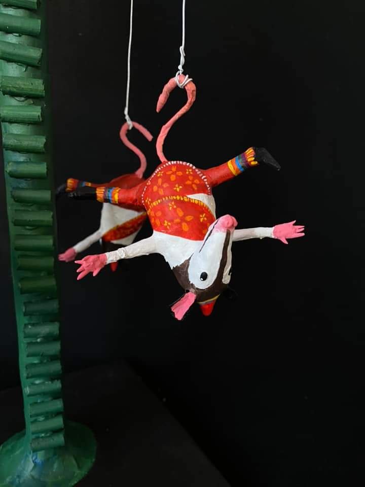 Tlacuaches de Papantla en cartonería.