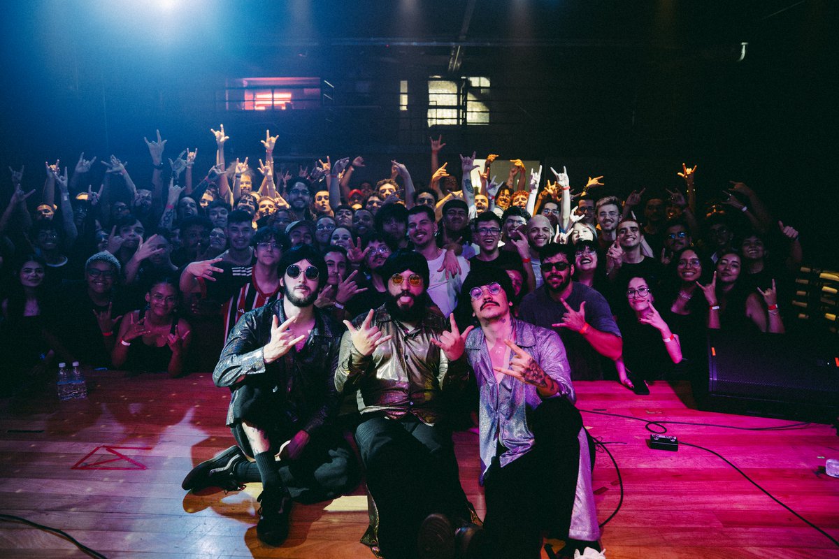 montamos uma banda de rock

disponível✅