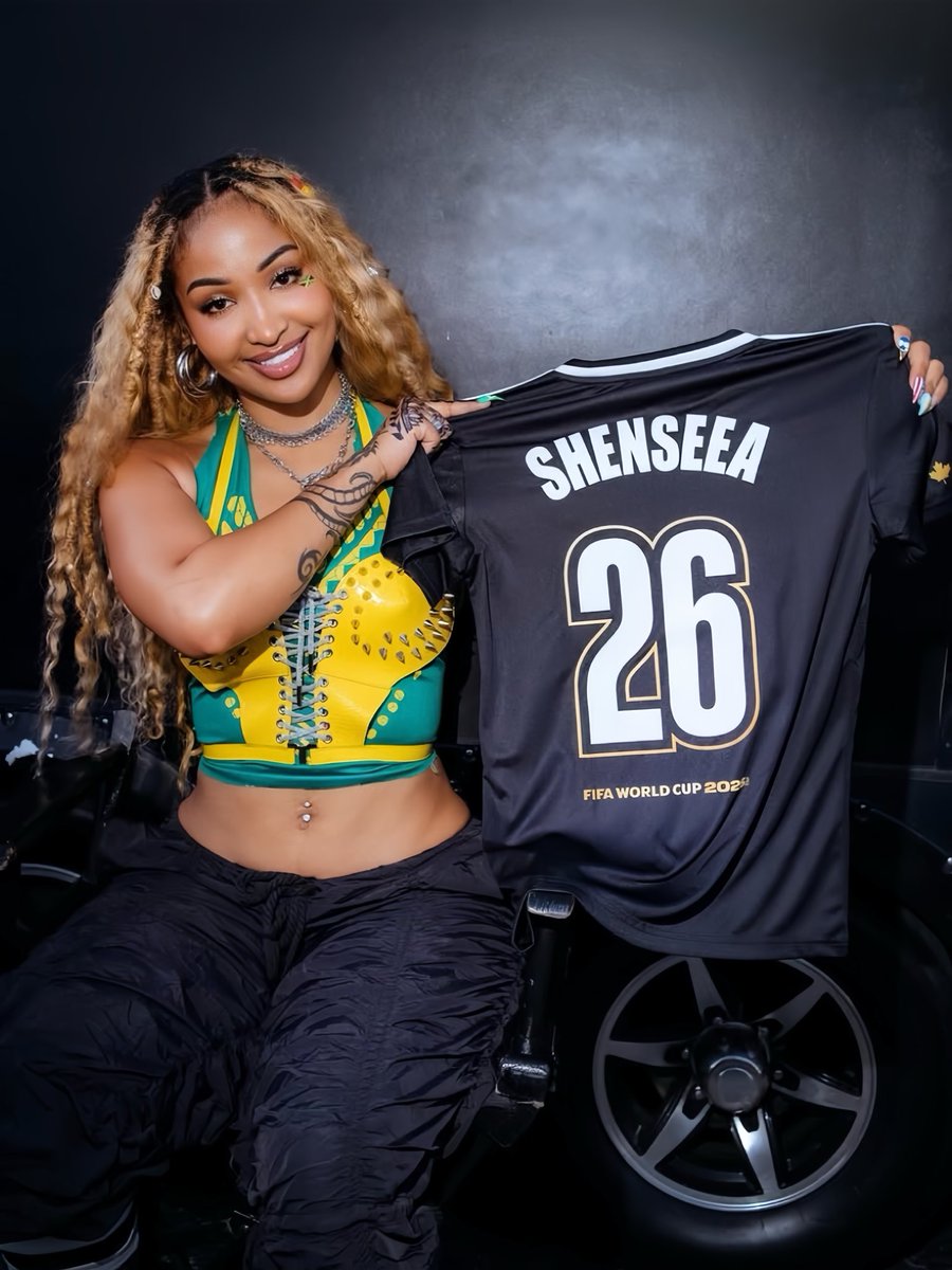 𝒮 ♕ tweet media