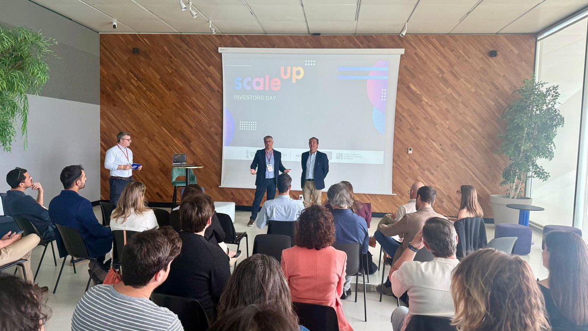 ceeivalencia's tweet photo. Hoy hemos celebrado el Investor Day de #ScaleUpVLC,  ¡y qué gusto ver a las startups disfrutarlo así! 🙌

🔝 Han recibido feedback de inversores de @angels_capital, @BIGBANInversion, Boardy Ventures, DeepTech Builder, First Drop VC, @lanzaderaes, @PlugandPlayES y @Startupxplore. https://t.co/Nkv6dXV4ql