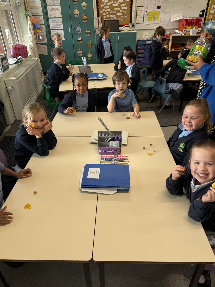 AlkringtonPS's tweet image. 2A had a fantastic time today exploring African culture alongside our book Anna Hibiscus! 🌍📚

The children loved trying a range of new snacks with chinchin being a clear favourite! So proud of how adventurous everyone was. 😊

#2A #2H #bookimmersion