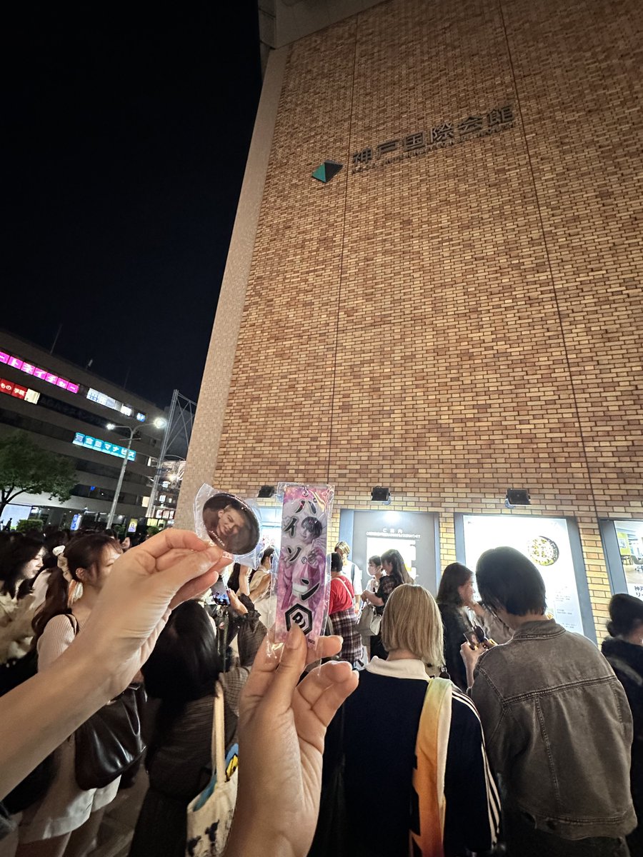 ゴリラはやっぱりバブK tweet media