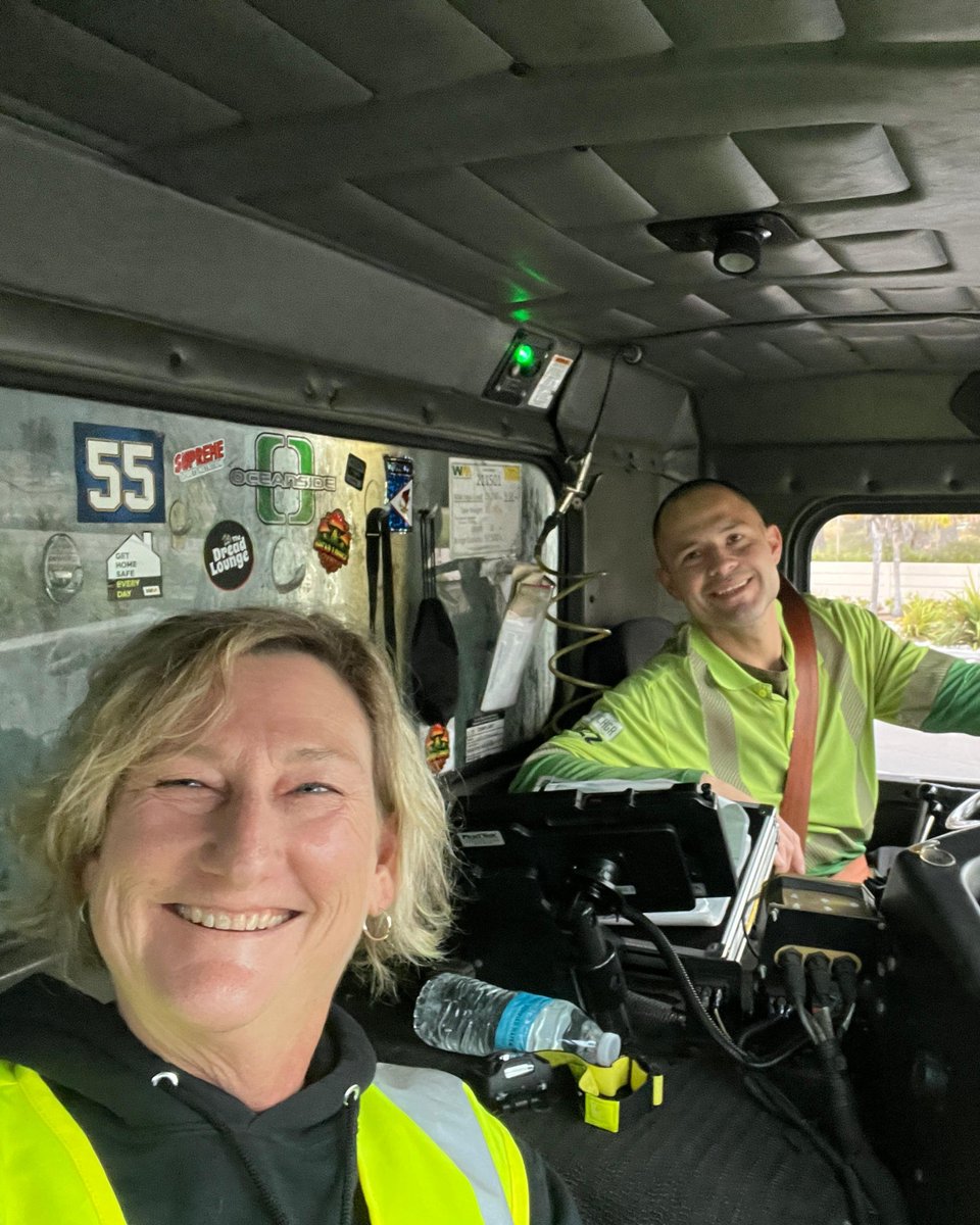 WM_SoCal's tweet image. Jenna had the opportunity to go on a ride-along with Organics driver Dennis, and what a great day it was in beautiful downtown Oceanside!

Thank you, Dennis, for all that you do—and for making it such an awesome day! 👏💚#WMSoCal #ThankYouDrivers #CustomerService