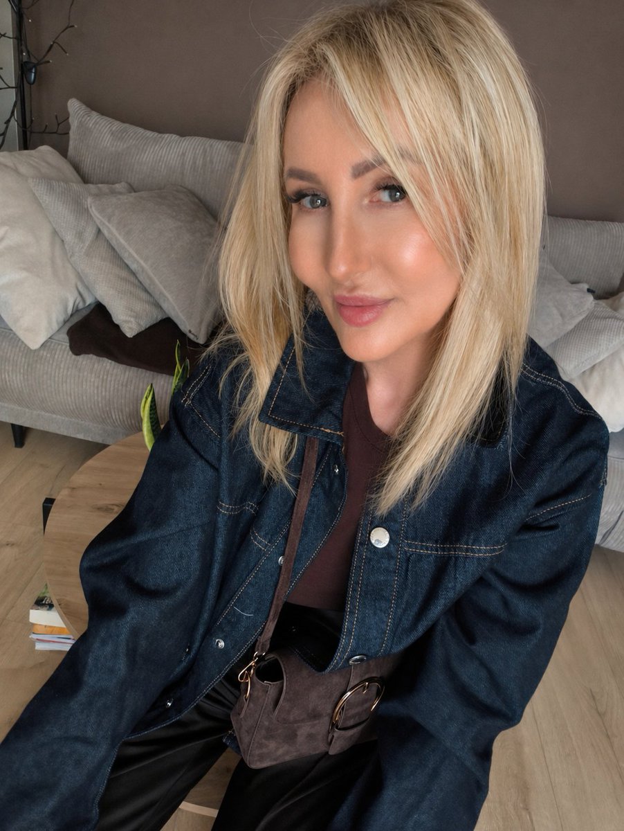 Evarally's tweet image. Wherever you are in the world, 
I hope you feel a little light today.
A little calm, a little warmth… and something good just for you ✨
#positiveenergy #goodvibes #gentlemoments