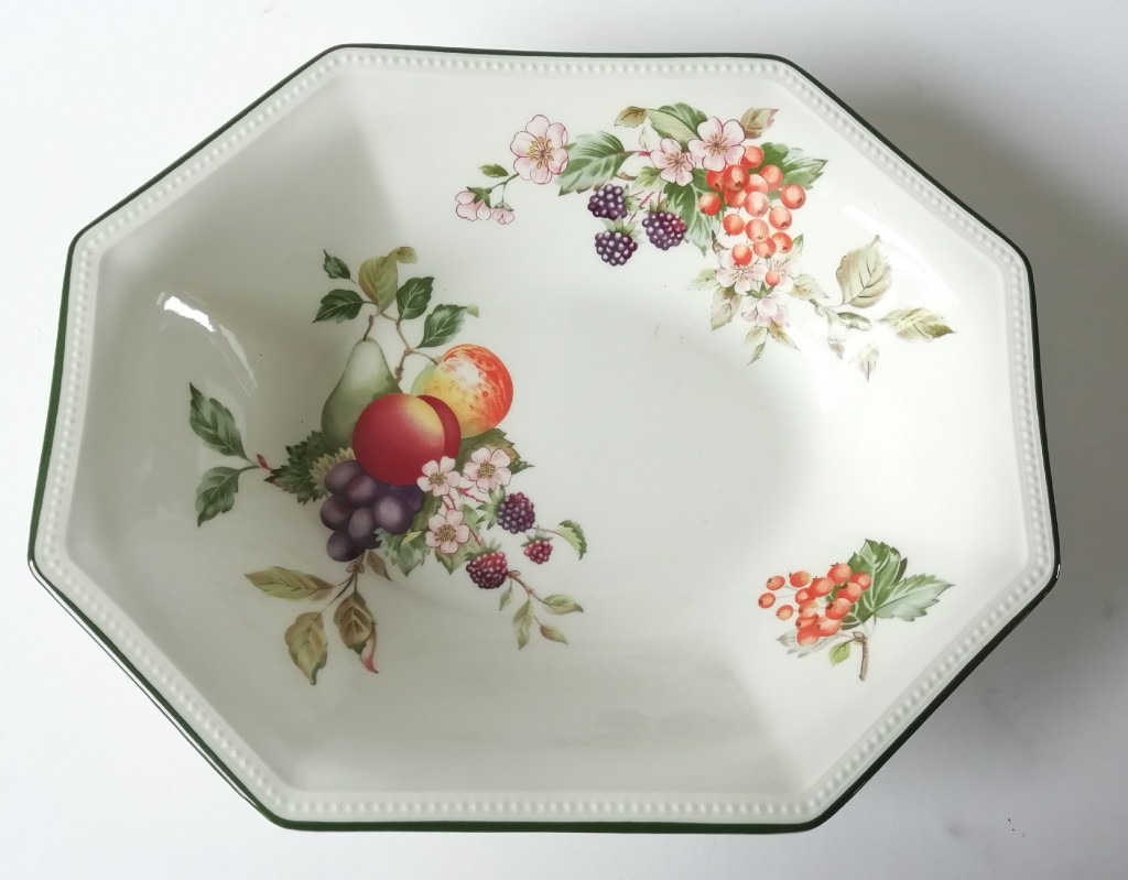 nivagcrockery's tweet image. check out these amazing fresh fruit serving dishes perfect for any table or even serving salad for the #bbq nivagcrockery.co.uk/p/4738