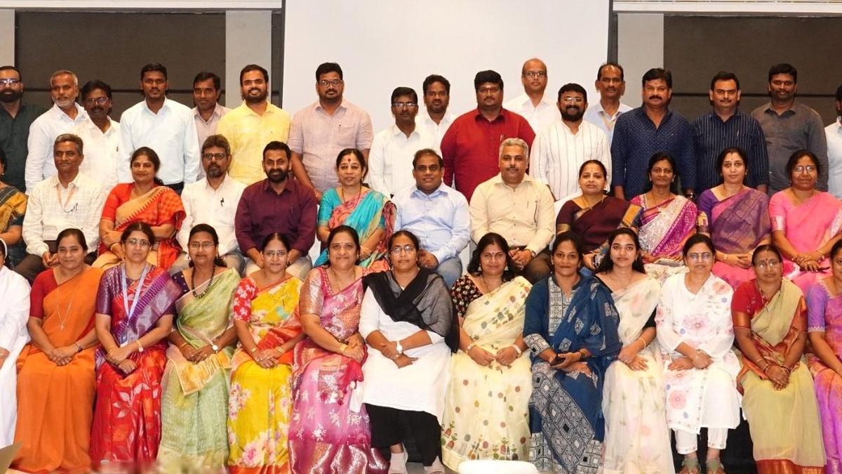 Inspirepost_ip's tweet image. CBSE schools’ meet discusses introduction of vocational courses, AI integration in curriculum

thehindu.com/news/national/…

#inspire #inspirepost #cbse #AI #TheHindu